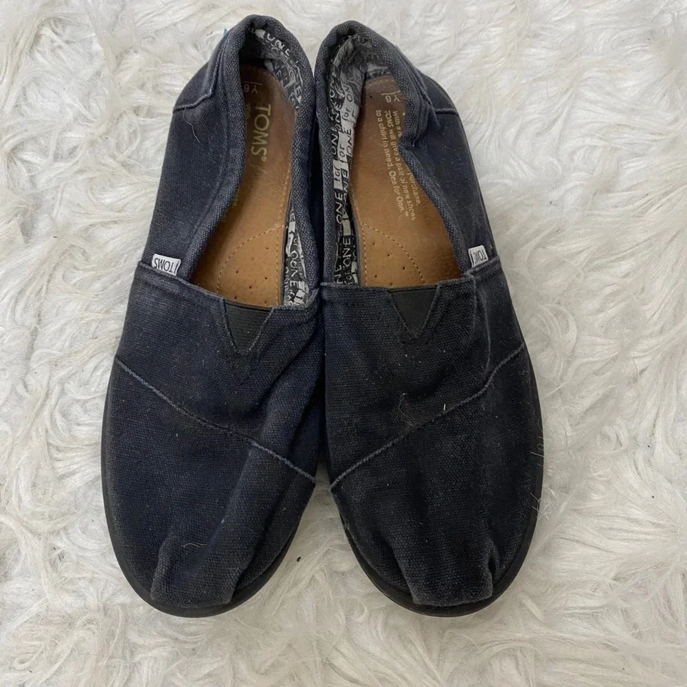 🔥30%OFF🔥Toms black color size Y6